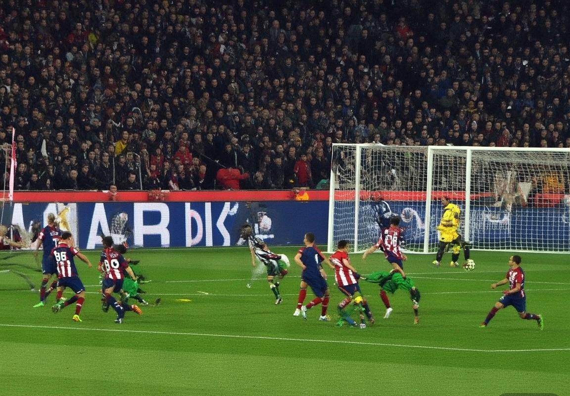 多特蒙德球迷暴力事件：欧冠禁赛与反思